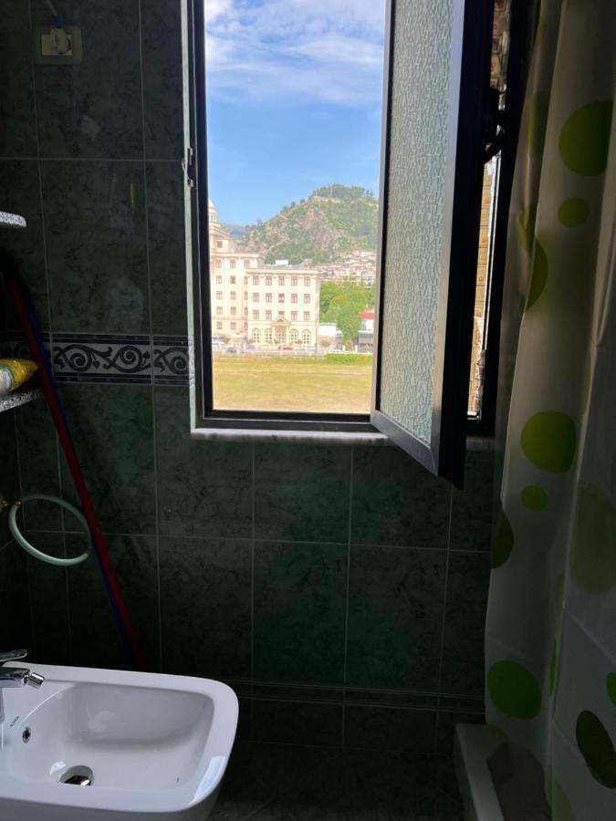 Entire Apartment Castle View Berat Buitenkant foto