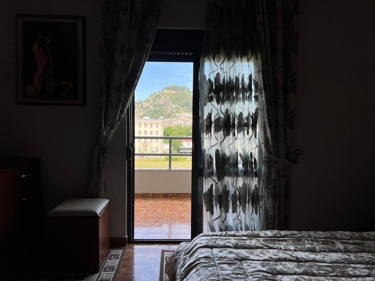 Entire Apartment Castle View Berat Buitenkant foto